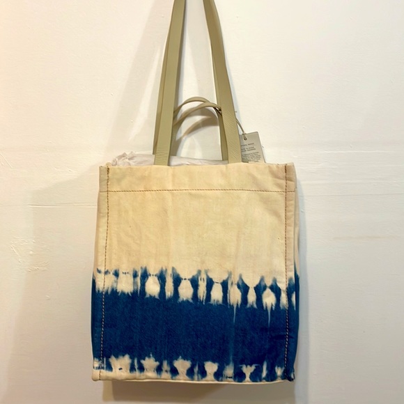 NWT - Lucky Brand ladies over the shoulder hobo bag. - Picture 3 of 7